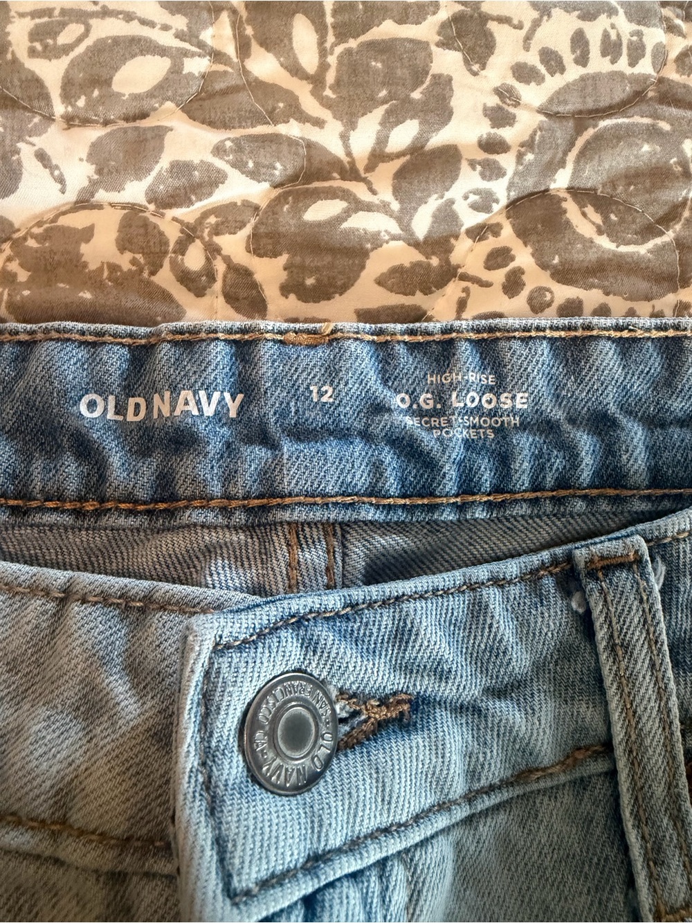 Old Navy women’s Light Blue Relaxed High-Rise Jeans